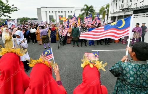 SAMBUTAN AMBANG BERDEKA SK KLANG DAN MAHKAMAH KLANG