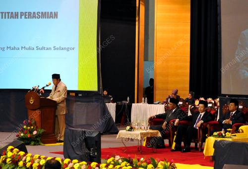 SULTAN SHARAFUDDIN IDRIS SHAH