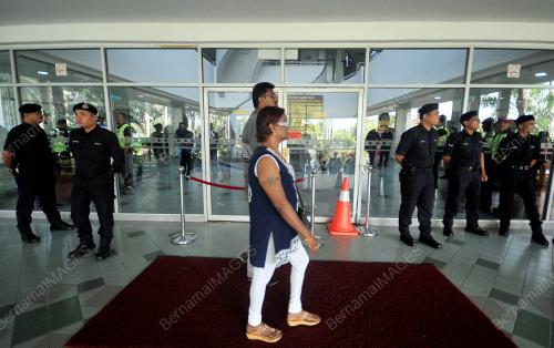 SG01_29112018_MAHKAMAH_BN201811285011
