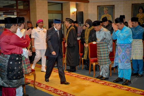 SULTAN SHARAFUDDIN IDRIS SHAH