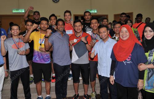 SG01_31012016_BADMINTON