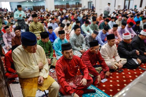 SULTAN SHARAFUDDIN IDRIS SHAH