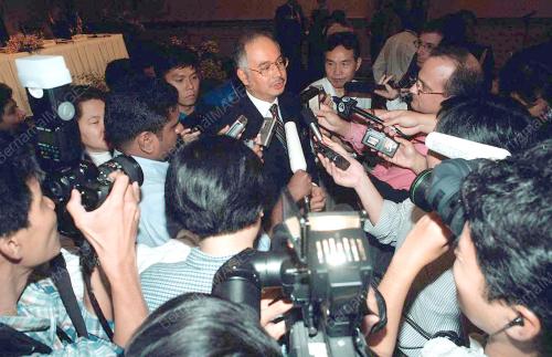 SG02-04_07_2000_WARTAWAN_NAJIB_11012016