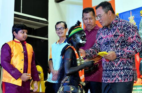 DATUK SERI AMIRUDIN SHARI