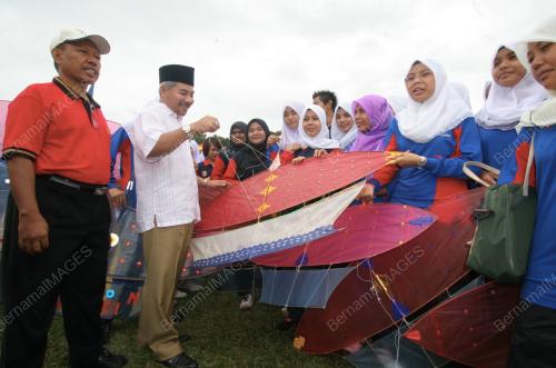 MOHAMAD KHIR TOYO
