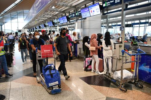TINJAUAN WARGA KOTA PULANG KE KAMPUNG HALAMAN