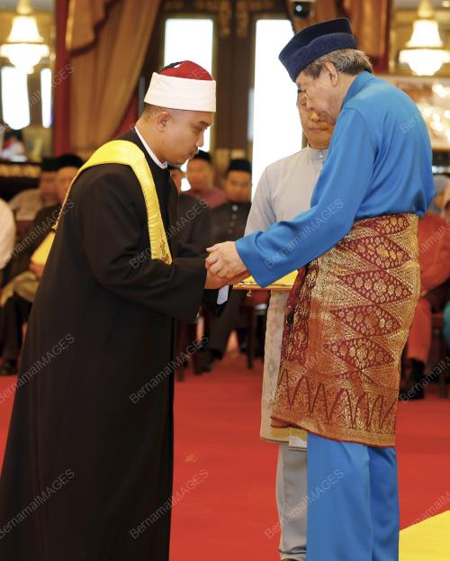 SULTAN SHARAFUDDIN IDRIS SHAH