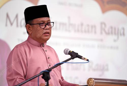 PROF DR MOHD SAZILI SHAHIBI