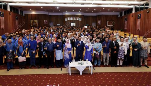 DATUK SERI IR DR ZAINI UJANG