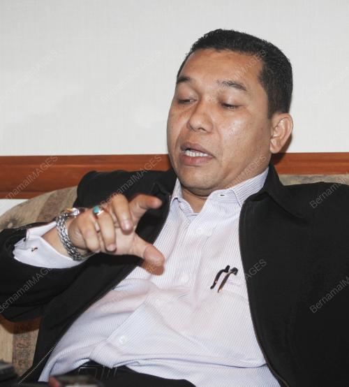 ZAKARIA AB RAHIM