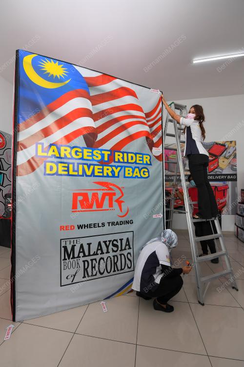 MBR BIGGEST RIDER DELIVERY BAG REPLICA