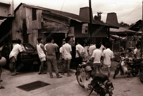 TEMBAK MENEMBAK