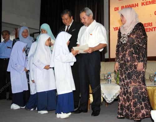 MOHAMAD KHIR TOYO