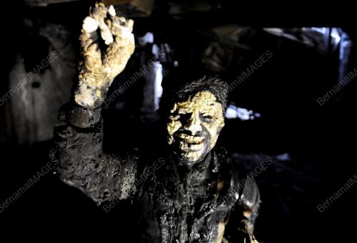 SG02_04022014_PATUNG_TERBAKAR