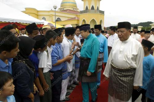 SULTAN SHARAFUDDIN IDRIS SHAH