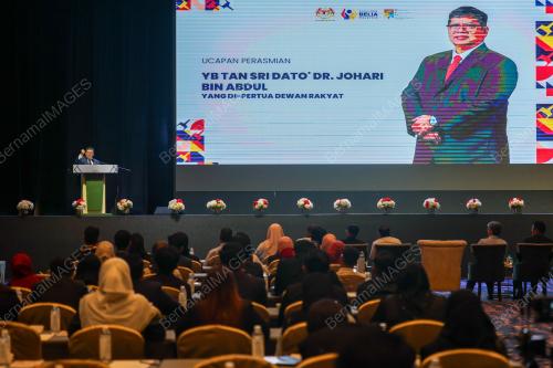 TAN SRI JOHARI ABDUL