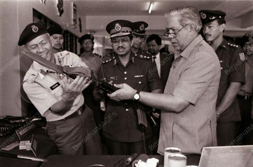 TENGKU AHMAD RITHAUDEEN