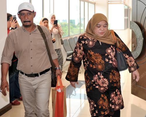 SG02_06042017_MAHKAMAH