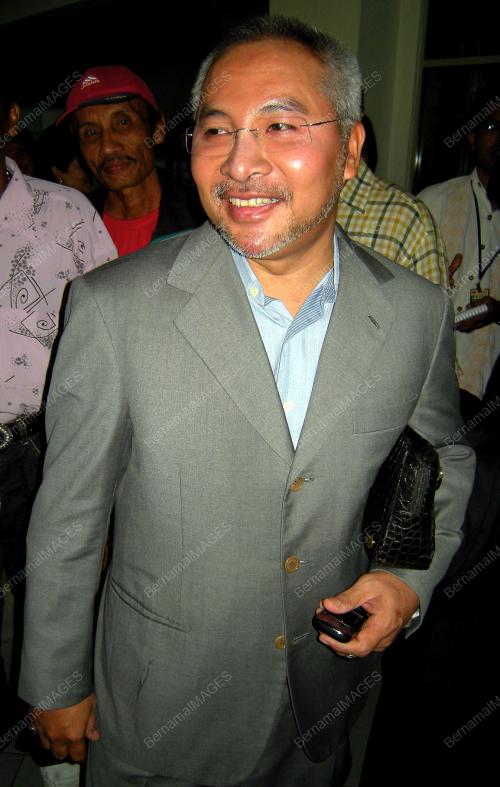DR MOHAMAD KHIR TOYO