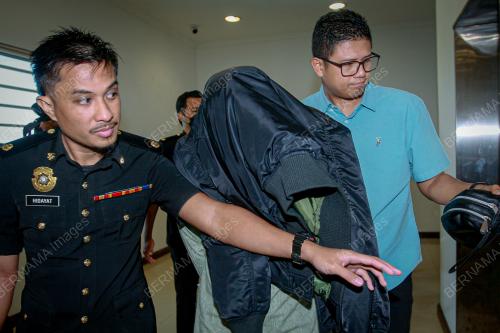PENOLONG PENGARAH KASTAM DIDAKWA SPRM
