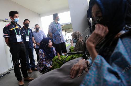 DATUK DR NORAINI AHMAD