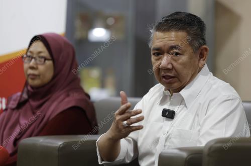 DATUK SERI SALAHUDDIN AYUB