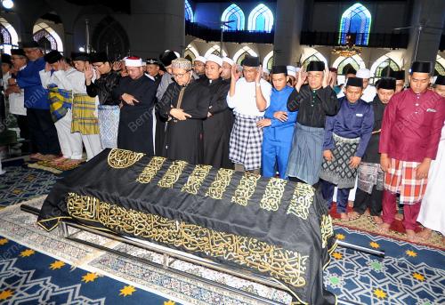 SG02_07102018_SOLAT_JENAZAH_BN201810060151
