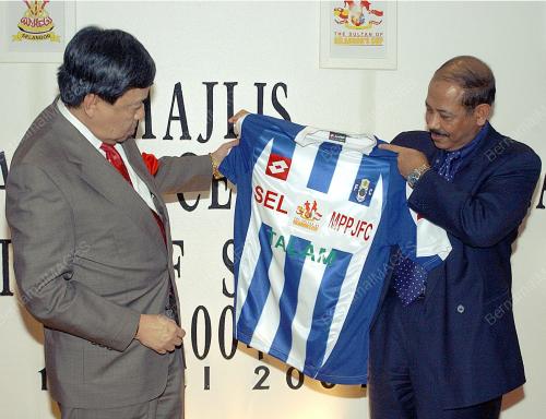 Penyerahan Jersi MPPJ
