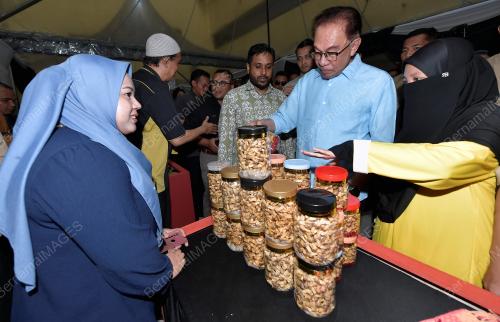 DATUK SERI ANWAR IBRAHIM