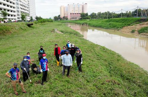 DATUK SERI IR DR ZAINI UJANG
