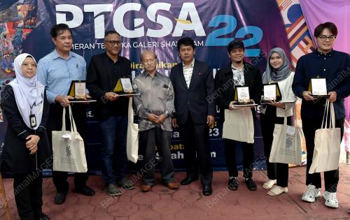 PAMERAN TERBUKA GALERI SHAH ALAM