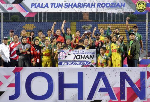 SG02_09122018_BOLA_WANITA