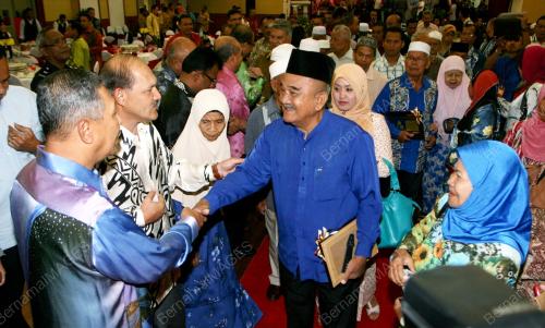 SG02_10032012_SERAH_BANTUAN