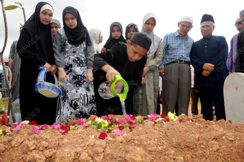 SG02_10112013_TV_AL_HIJRAH