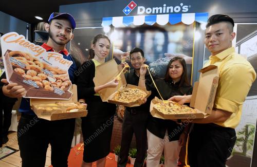 SG02_10112017_DOMINO_S_BN201711060573