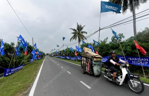 PERANG BENDERA PRU15