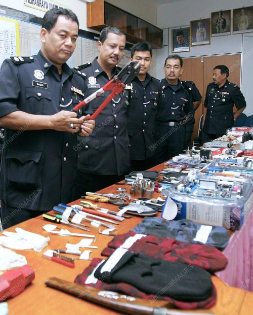 MOHD RADZI ISHAK