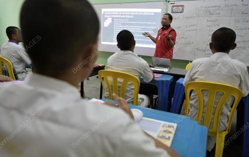 PESALAH MUDA PUSAT KOREKSIONAL PUNCAK ALAM