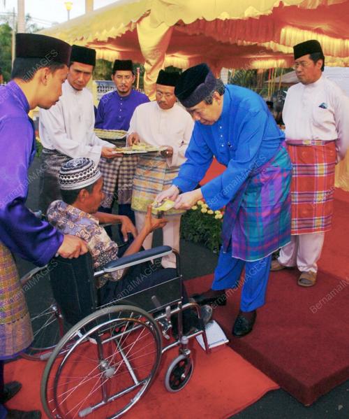 SULTAN SHARAFUDDIN IDRIS SHAH