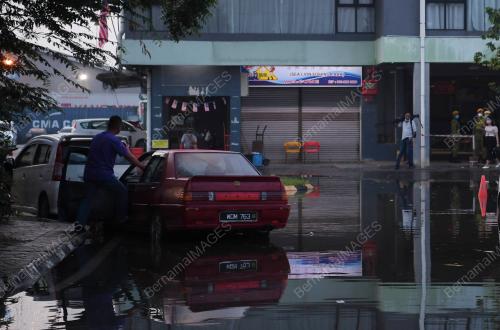 FENOMENA AIR LAUT PASANG BESAR