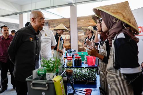DATUK AMRIZAN MOHD ALI