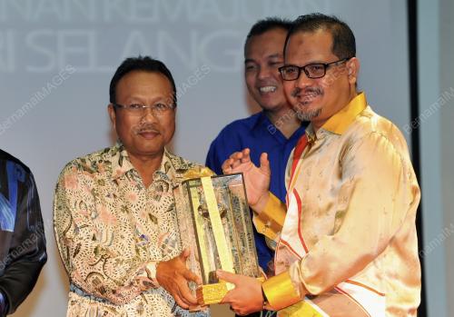 SG02_12032015_LZS_ANUGERAH