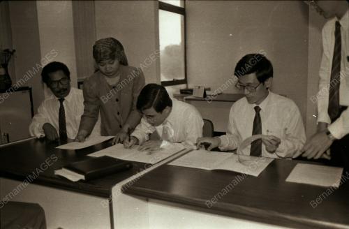 SIDANG AKHBAR ACER DAN PJE