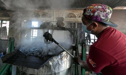 USAHAWAN SERBUK KOPI