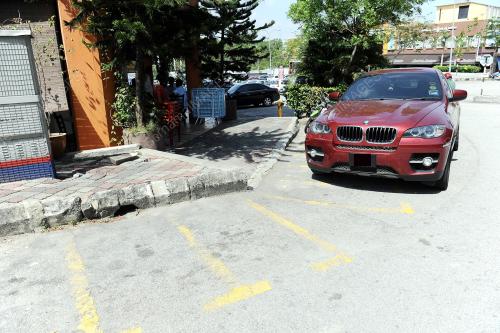 SG02_12092014_PARKING