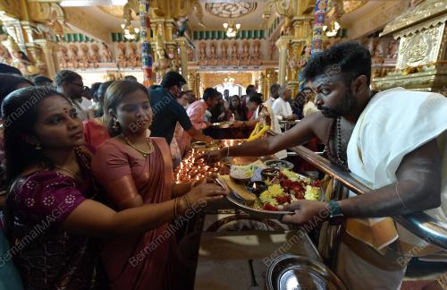 SAMBUTAN PERAYAAN DEEPAVALI
