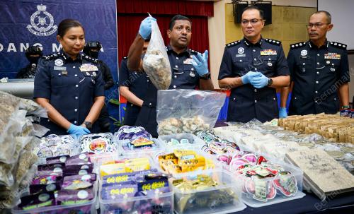 DATUK HUSSEIN OMAR KHAN