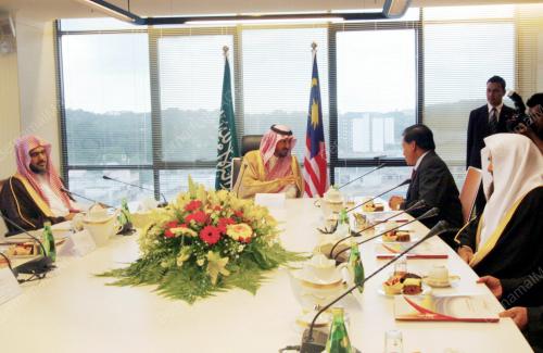PUTERA DR BANDAR SALMAN AL SAUD