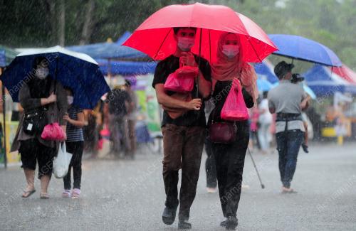 TINJAUAN HARI PERTAMA BAZAR RAMADAN