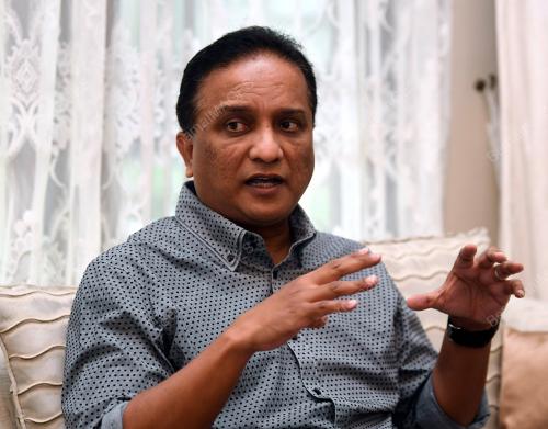 DATUK SERI REEZAL MERICAN NAINA MERICAN